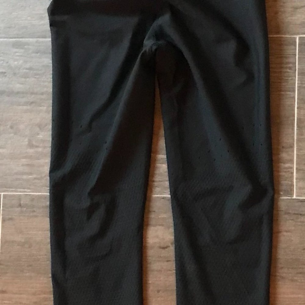 Lululemon In Focus Run Tight - Picture 6 of 6